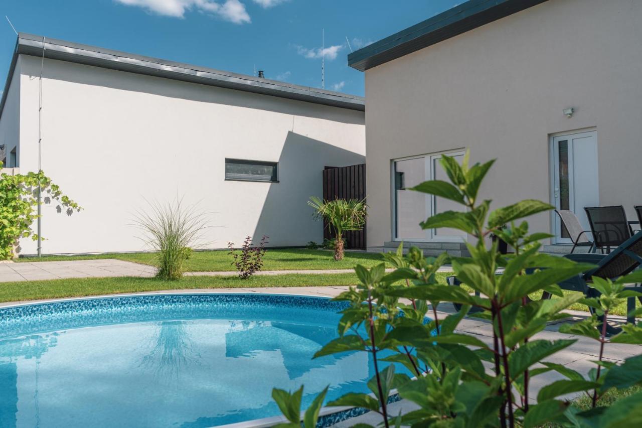 Relax House Mohelnice Villa Екстериор снимка